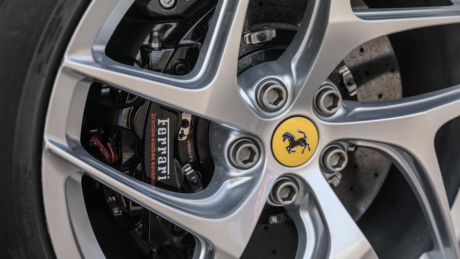 Колеса Ferrari 812 Superfast 2017 года  (фото 52 из 91)